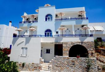 Naxos Dream Oniro Studios - Adults Only allows 18 year olds to book a room