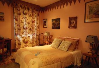 Les Bains Bed & Breakfast has Balcony rooms