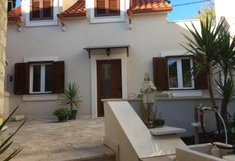 Guesthouse Kresic has Balcony rooms