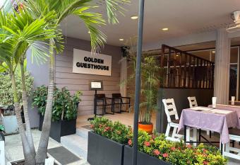 GOLDEN GUESTHOUSE by The Beach Cha Am has Balcony rooms