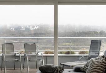 Karthuizer Penthouse has Balcony rooms