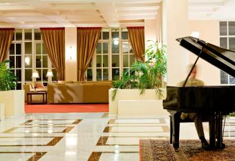 Amalia Hotel Nafplio allows 18 year olds to book a room