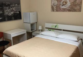 Moon River Guest House has Balcony rooms