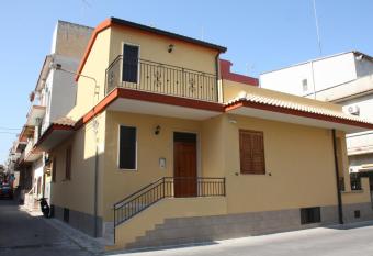 Casa Viola has Balcony rooms