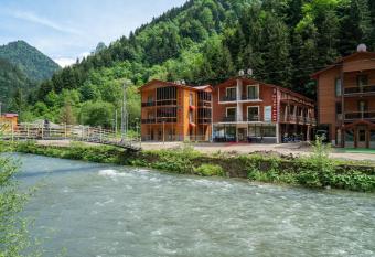 Kuzey Park Hotel has Balcony rooms