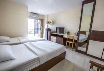 Central Place Serviced Apartment has Balcony rooms
