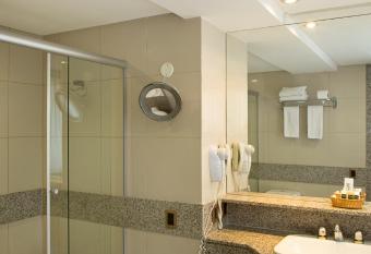 Royal Rio Palace Hotel has rooms with a private hot tub