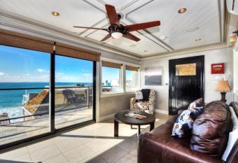 Villa Leone has Balcony rooms