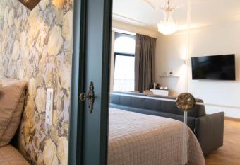 Porta Superia Boutique B&B allows 18 year olds to book a room