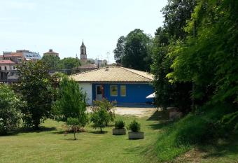 Valle dell Eden allows 18 year olds to book a room