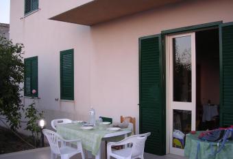 Villetta Mare Valderice has Balcony rooms