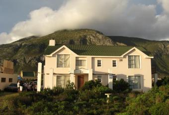 Avondsrus Guesthouse allows 18 year olds to book a room