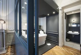 MiHotel Gailleton allows 18 year olds to book a room