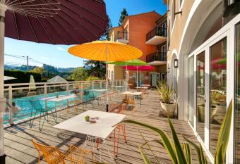 Privil  ge Appart-H  tel Domaine De Mai - parking gratuit allows 18 year olds to book a room