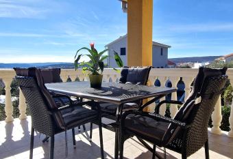 Apartments Ana & Ivan has Balcony rooms