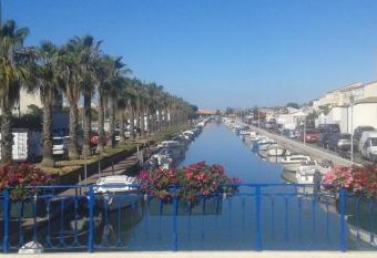 Les Lamparos allows 18 year olds to book a room