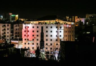 Queen Plaza Hotel has Balcony rooms