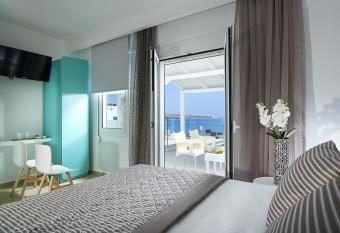 Coral Hotel allows 18 year olds to book a room