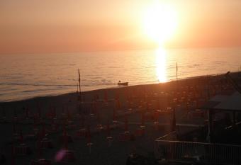Sulla Spiaggia has Balcony rooms