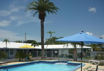 Palm Court Motel has Balcony rooms