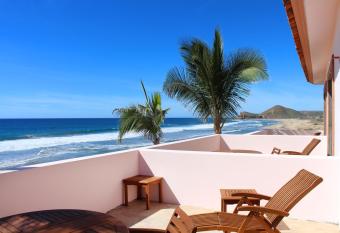 Cerritos Beach Inn has Balcony rooms