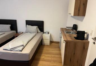 Roccos Raum has Balcony rooms