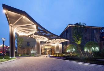 Cheery Canal Hotel Hangzhou - Intangible Cultural Heritage Hotel allows 18 year olds to book a room