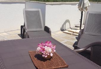 Casetta Salento allows 18 year olds to book a room