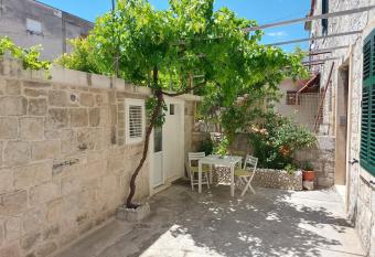 Deluxe room Mery has Balcony rooms