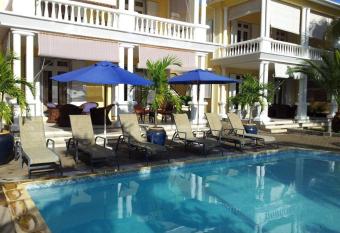 R  sidence Syrina 1 has Balcony rooms