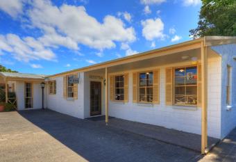 Port Arthur Motor Inn allows 18 year olds to book a room