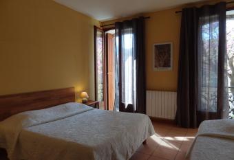 Les Santolines has Balcony rooms