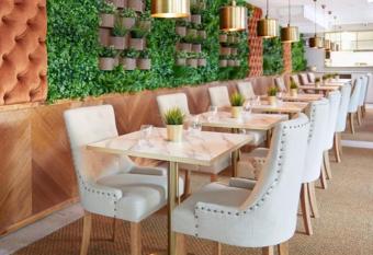 Quest St Leonards has Balcony rooms