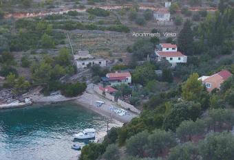 Apartment Vjeka has Balcony rooms