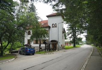 Garni Hotel Vila Drina allows 18 year olds to book a room