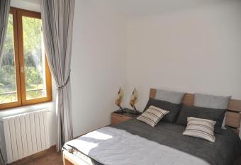 Domaine la Garenne has Balcony rooms