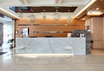 Green Hotel - Tea Way allows 18 year olds to book a room