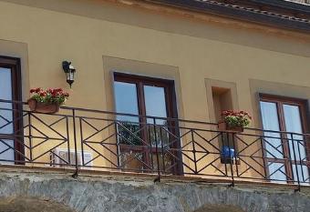 Palazzo Laurice has Smoking/Balcony rooms