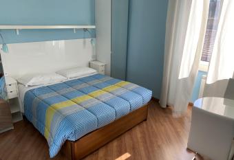 Luna Rossa Roma Guest House allows 18 year olds to book a room