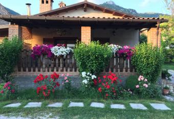 Sotto L Arco has Balcony rooms