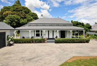 Villa Shakespeare allows 18 year olds to book a room