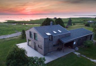 Pikla Linnumaja has Balcony rooms