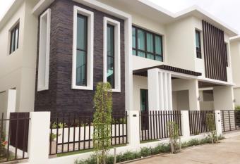 The Regent Private Pool Villa has Balcony rooms