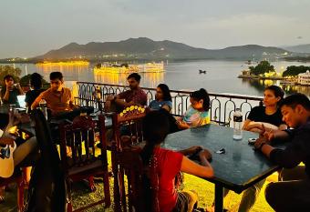 Dreamyard Udaipur allows 18 year olds to book a room