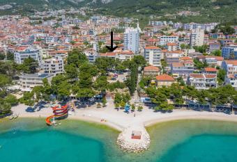 Apartments M&A has Balcony rooms