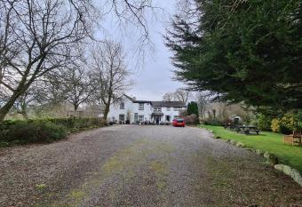 Lane Head Farm Country Guest House allows 18 year olds to book a room