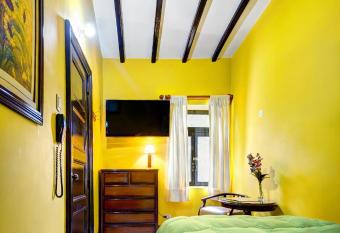 La Posada De Los C  ndores has Balcony rooms