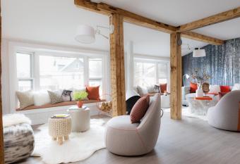 Field Guide Lodge has Balcony rooms