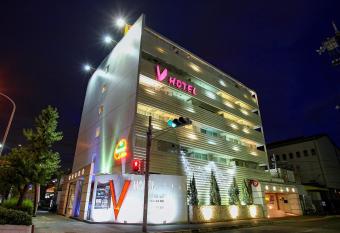 V Hotel (Adult Only) allows 18 year olds to book a room