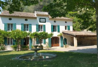 Bastide de la Madeleine has Balcony rooms